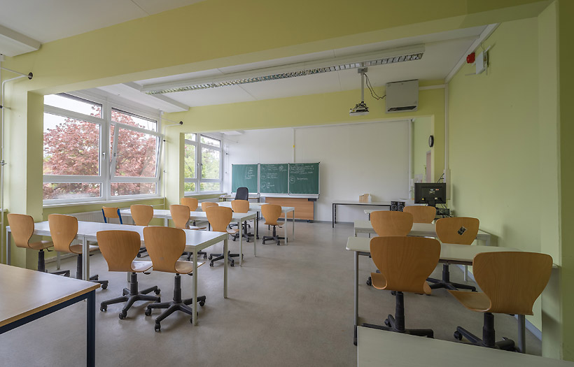 Blick in ein Klassenzimmer der fachoberschule der DPFA in Leipzig.
